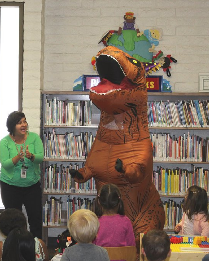 Dinasaur Day at Oakdale Library