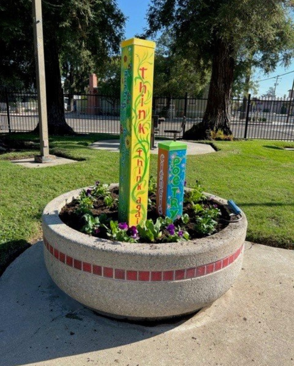 Outdoor at the Oakdale Library